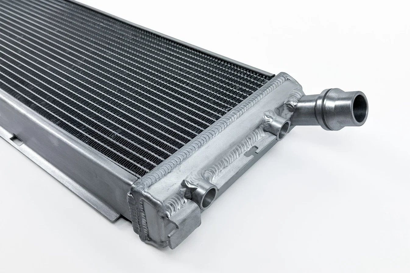 CSF PORSCHE 992 911 HIGH-PERFORMANCE ALL-ALUMINUM RADIATOR (CENTER) - Image 4